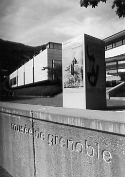 Thomas kellner: “Vues d’architecture”, Musée de Grenoble, France, 2002