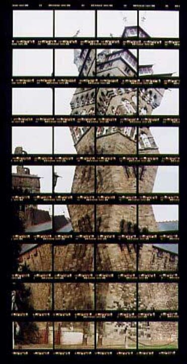 Thomas Kellner: 33#21 Wales, Cardiff, Castle Tower (Architekten: Gilbert de Clare and William Burges), 2002, C-Print, 15,3 x 31,4 cm/5,9" x 12,2", Auflage 20+3