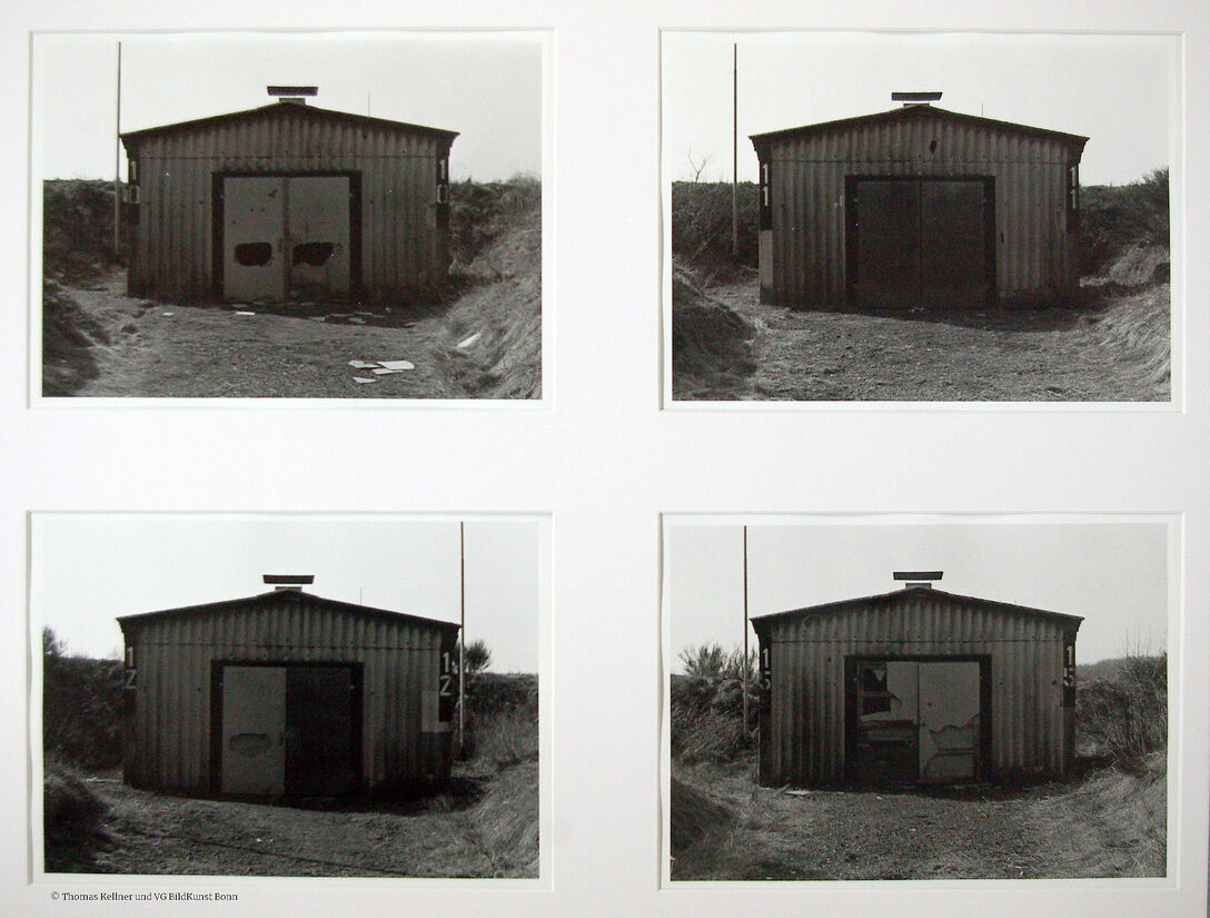 Thomas Kellner: Eine Typologie des verlassenen Panzer Barracken, 1995/2005, 4 SW-Prints, jeweils 22,9 x 17,0 cm, Auflage 3 + 1