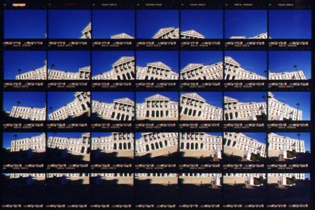 Thomas Kellner: 15#18 Lissabon, Palacio Sao Bento(architects: Jean François Colson,Joaquim Possidónio Narciso da Silva), 1999, C-Print, 26,8 x 17,6 cm / 10,5" x 6,9", edition 10+3
