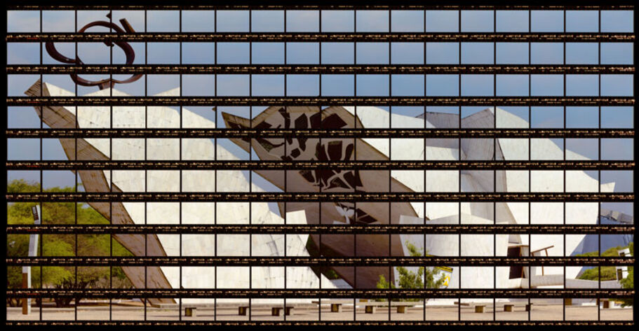 49#04, Brasilia, Panteao da Pátria Tacredo Neves, 2007, C-Print, 68,2 x 34,8 cm, Auflage 9+2/3+1