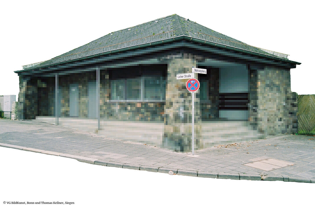Thomas Kellner: Kiosk without streets and buildings around, Giessen, 2004