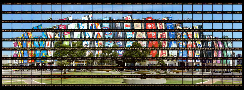Thomas Kellner: 49#31, Brasilia, Conjunto Nacional de Brasilia, 2008, C-Print, 91 x 31,5 cm, edition 9+2/3+1