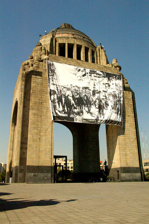 View on the monumento revolucion