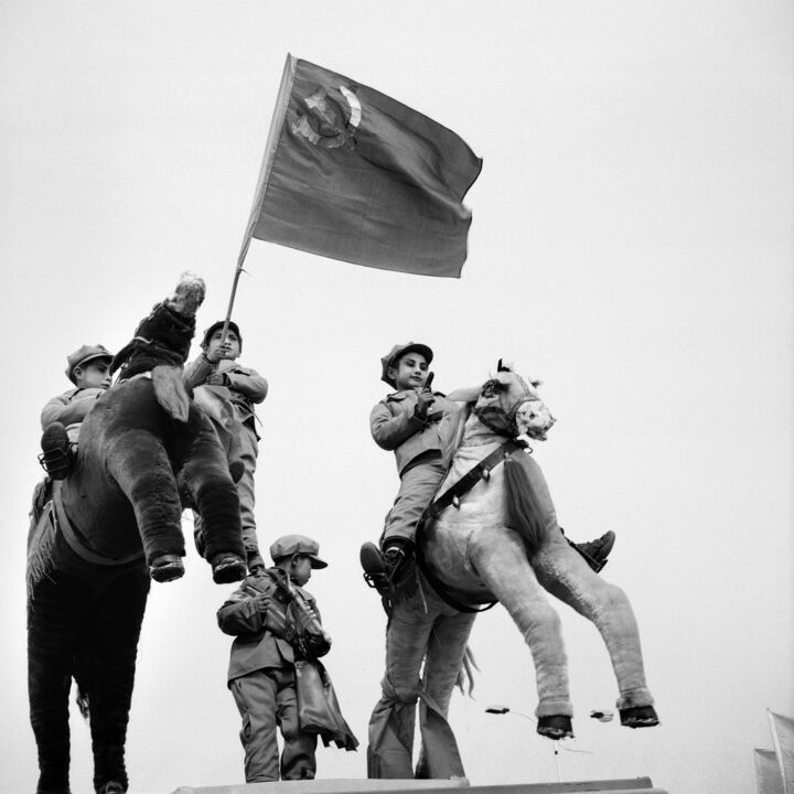 Peng Xiangjie, Children miming junior soldiers of the Red Army	photography, archival inkjet print, 2006, 100 x 100