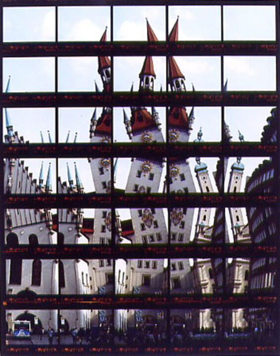 Thomas Kellner: 32#24 Muenchen, Altes Rathaus, 2002, C-Print, 19,2 x 24,7 cm/7,5" x 9,6", edition 20+3