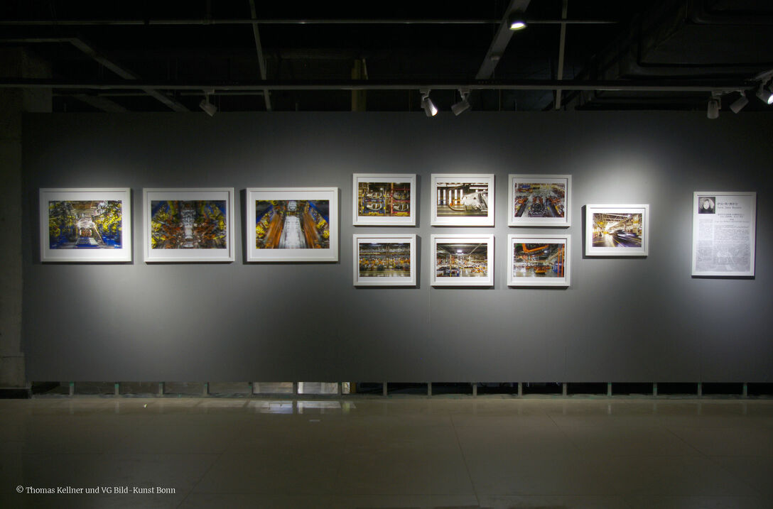 Sara Jane Boyers (USA) at the exhibition Transition, Third Term International Photography Festival Liaoning in Beizhen, curated by Thomas Kellner