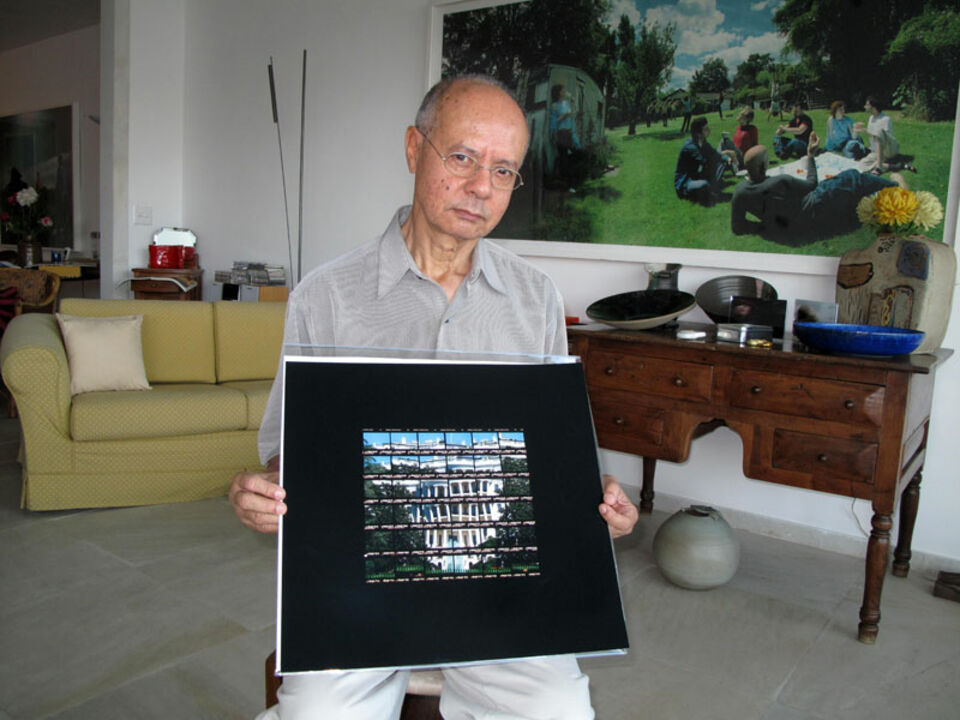 Joaquim Paiva with the picture of Thomas kellner of the White House in Washington DC