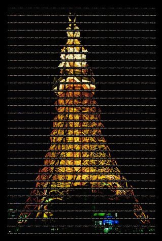 74#03 Tokyo, Tokyo Tower 2010 C-Print 68,2 x 104,5 cm / 26.8" x 40.9", Auflage 12+3