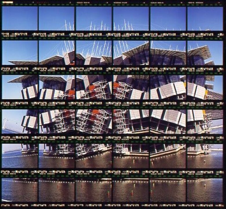 Thomas Kellner: 15#28 Lisbon, Oceanario , 1999, C-Print, 22,8 x 21,0 cm / 8,9" x 8,2", edition 10+3