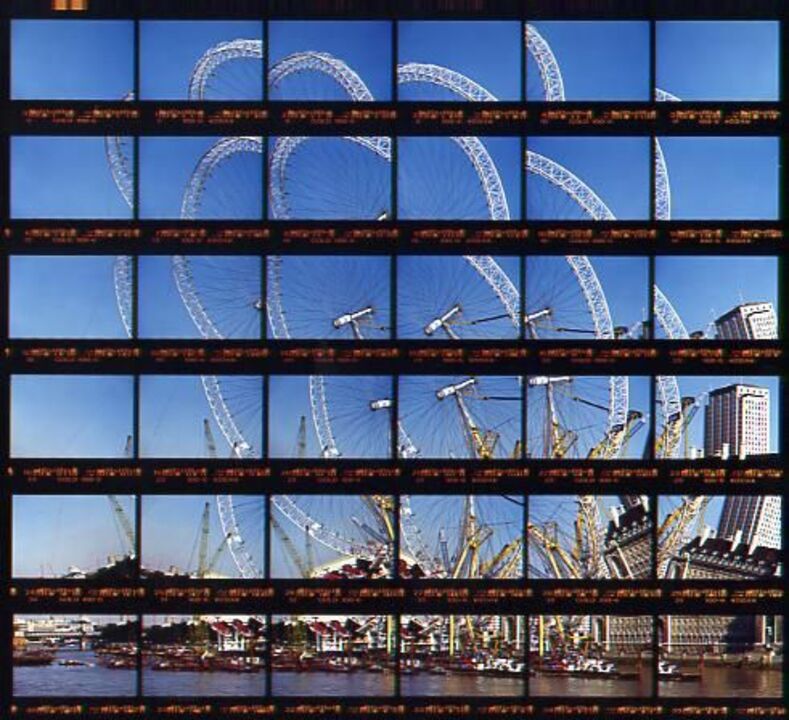 Thomas Kellner: 14#04 London, Ferris Wheel, 1999, C-Print, 22,8 x 21,0 cm/8,9" x 8,2", edition 10+3