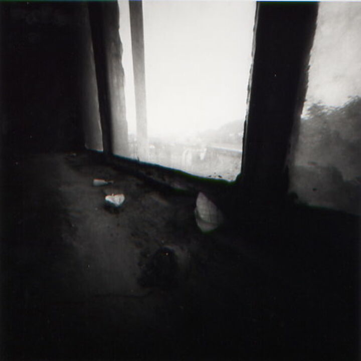 Fensterraum VII-10, 1996, SW Baryt, 20 x 20 cm / 7,8" x 7,8", Auflage 20+3