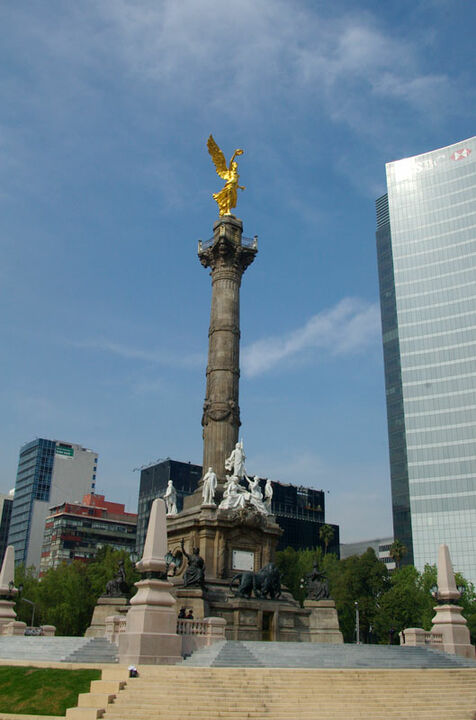 View on the angel de independencia