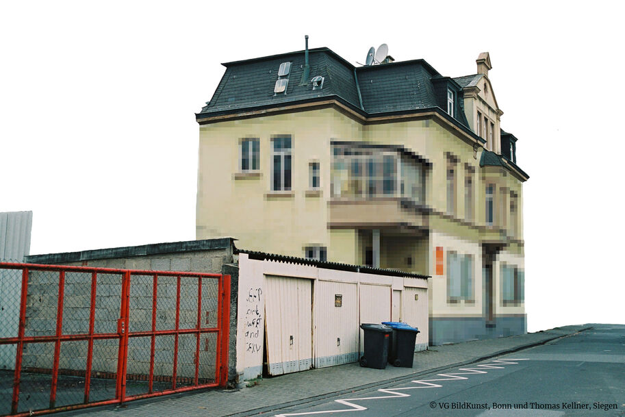 Giessen-facades, Wohnhaus, 2004, C-Print, mounted on Plexi and Aludibond, 90x60cm on 120x90cm /35,1"x23,4" on 46,8"x35,1", edition 10+3