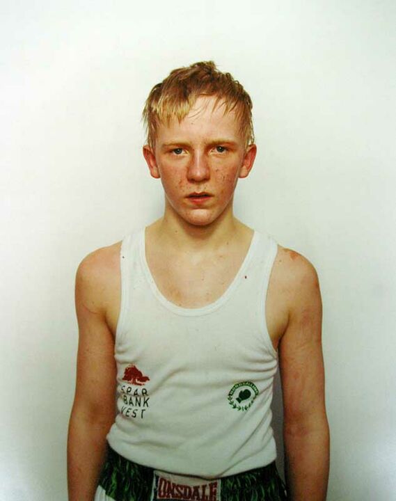 Nicolai Howalt: no title from the series Boxers Wilmann, C-Print, 2003, 27,5x34,5cm, edition 6