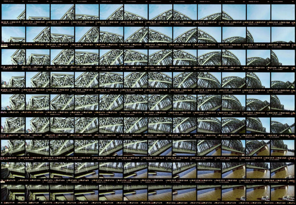 Thomas Kellner: 25#08 Köln, Hohenzollernbrücke (Architekt: Franz Heinrich Schwechten), 2001, C-Print, 45,5 x 35,0 cm/17,7" x 13,6", Auflage 20+3