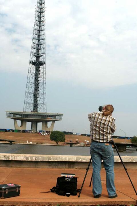 Thomas Kellner working on 49#05 Brasilia, TV-Tower, 2007