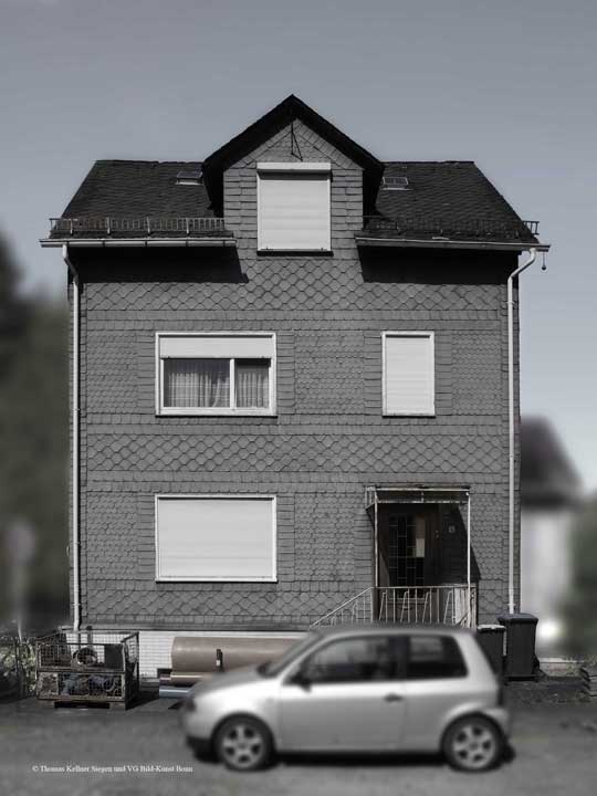 Eiserfelder Hütte 6, aus der Serie: Fachwerkhäuser des Siegener Industriegebietes heute, von Thomas Kellner, 2021, Epson auf Hahnemühle photorag, 30 x 40 cm / 12" x 16", 3+1, 18 x 24 cm / 7" x 9", 5+2